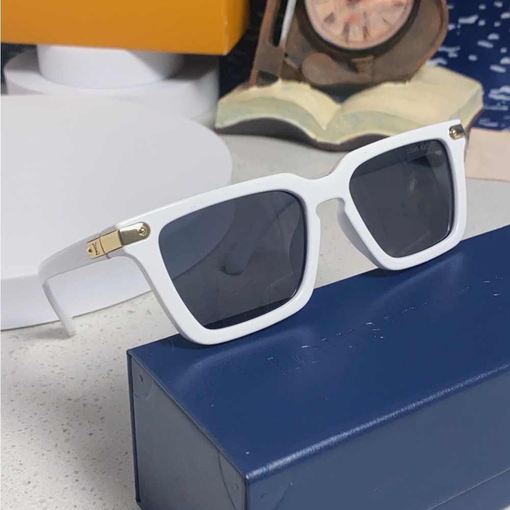 Louis Vuitton White Square Sunglasses with Dark Lenses - Picture 2 of 4